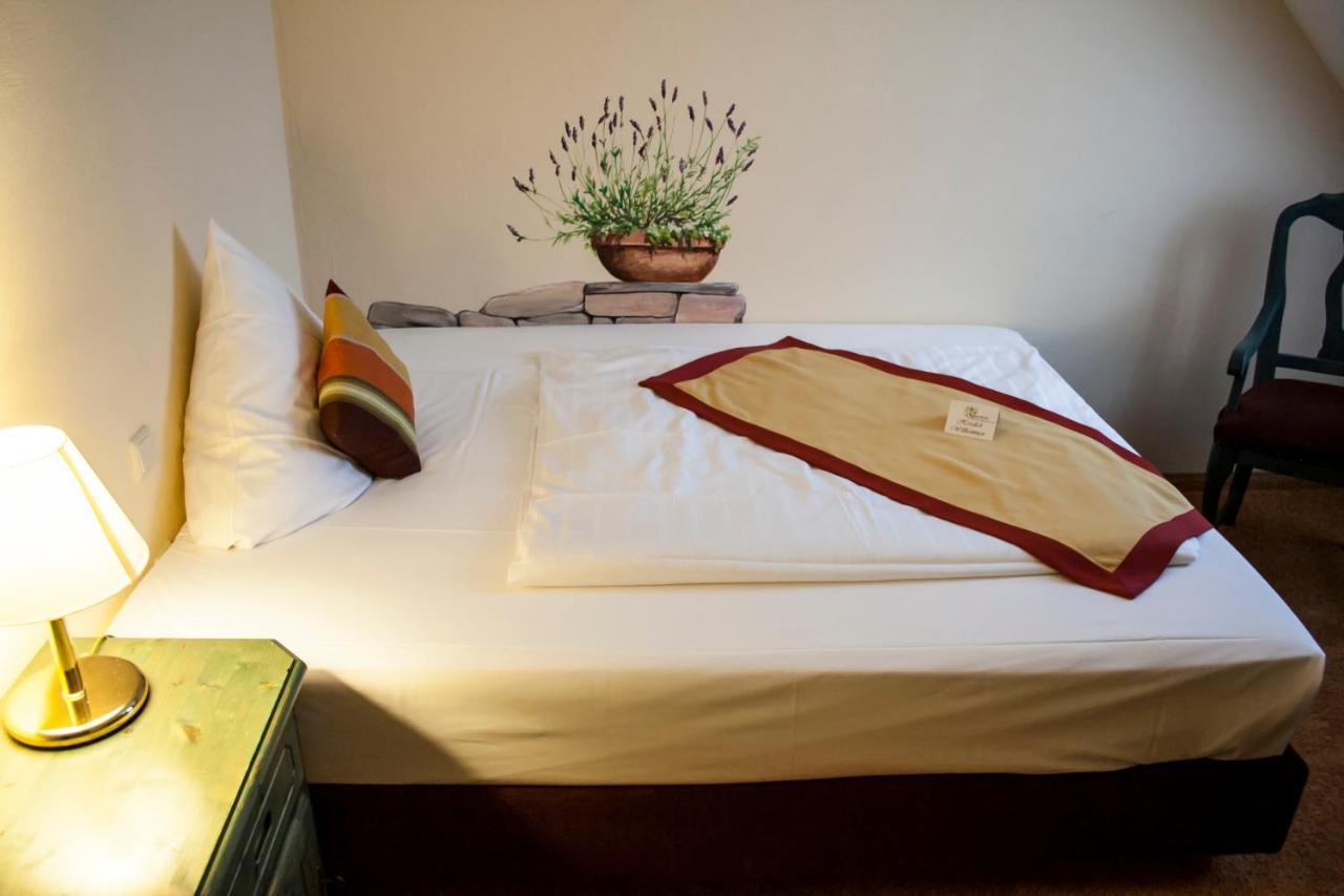 Hotel Speeter Weisenheim am Berg Habitación foto